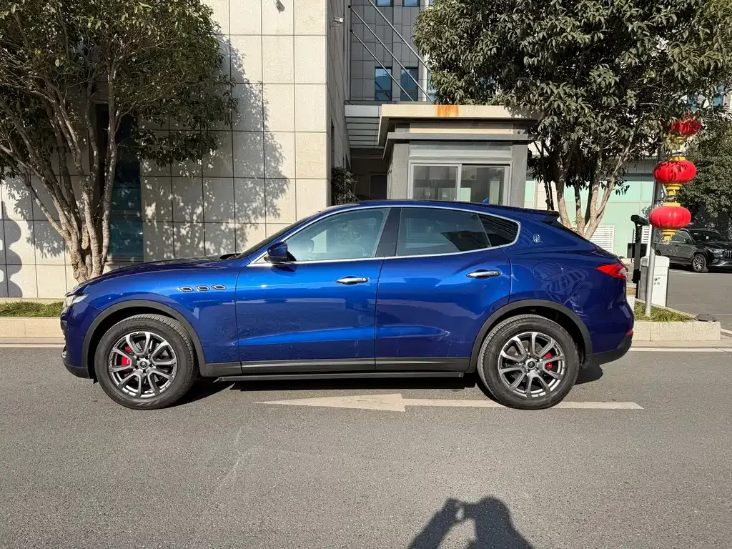 Maserati Levante — фото 6