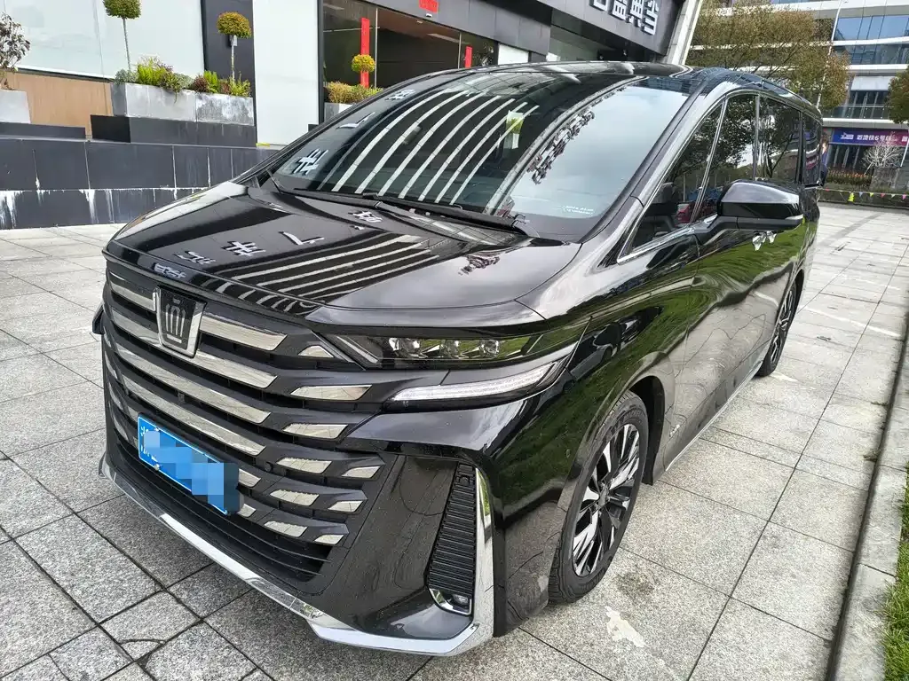 Toyota Vellfire 2023 из CN, фото 1