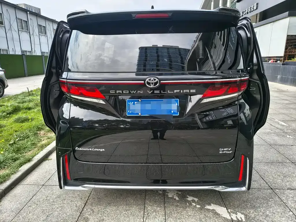 Toyota Vellfire 2023 из CN, фото 5