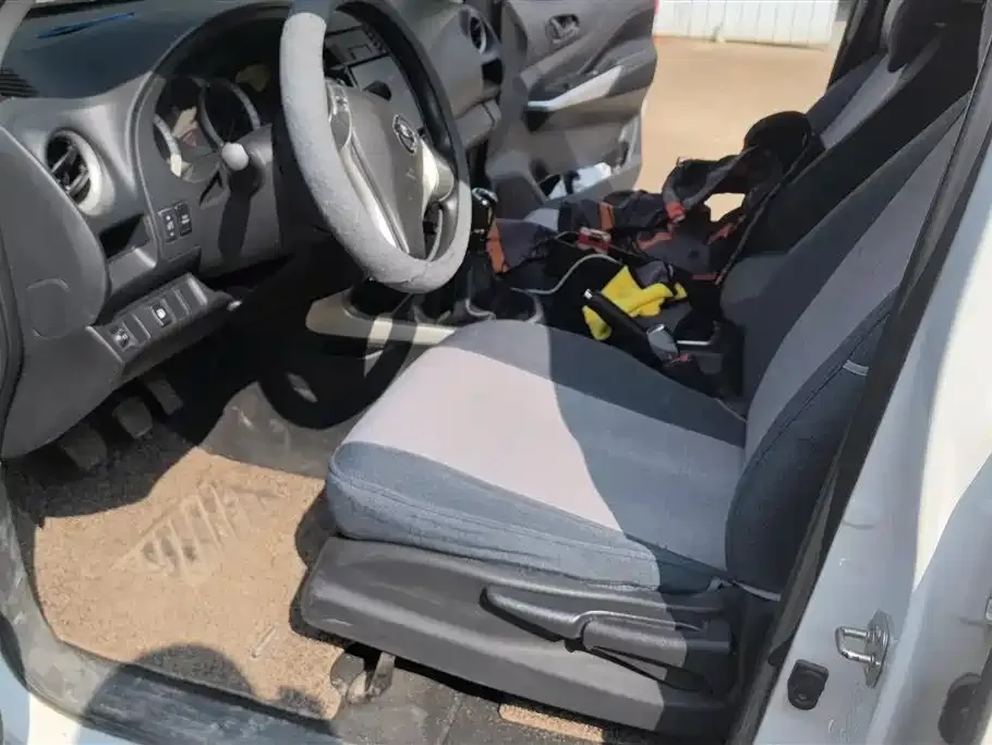Nissan Navara 2021 из CN, фото 5