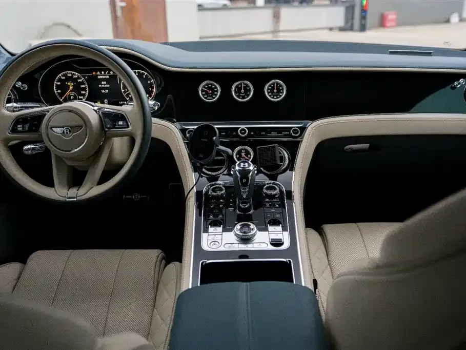 Bentley Continental 2021 из CN, фото 9