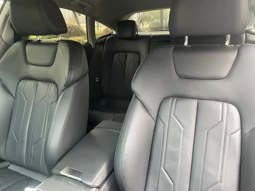 Audi A7 2021 из CN, фото 2