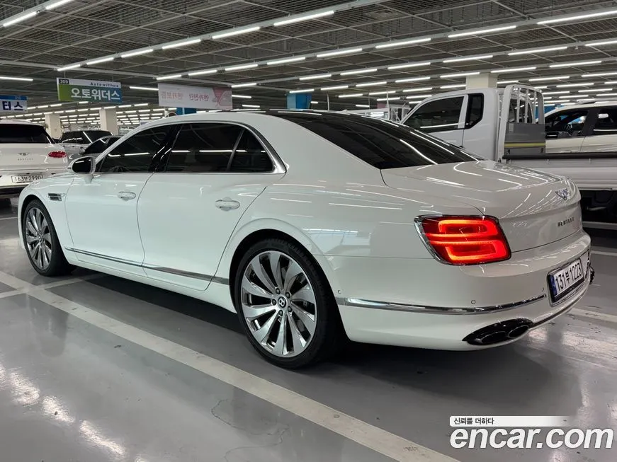 Bentley Flying Spur 2022 из KR, фото 3