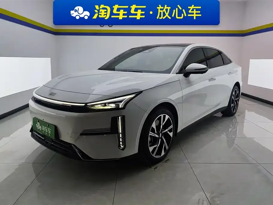 Geely Galaxy L6 — фото 1