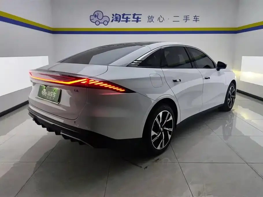 Geely Galaxy L6 — фото 2