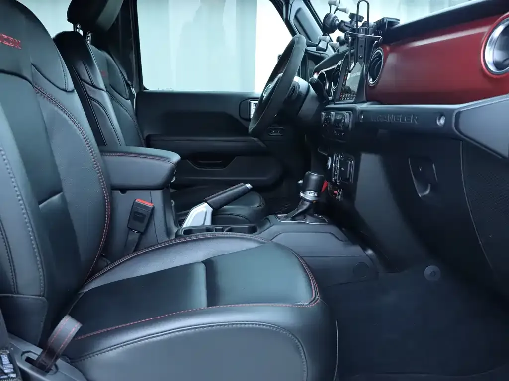 Jeep Wrangler — фото 2