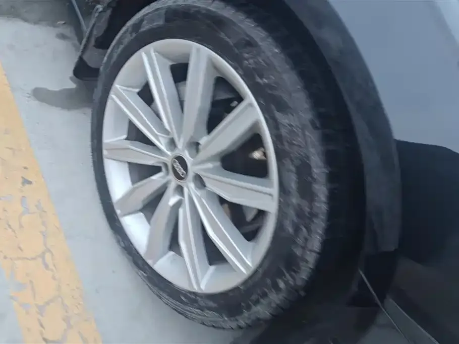 Audi A6L 2023 из CN, фото 2