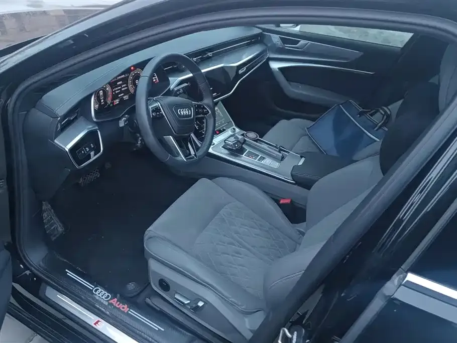 Audi A6L 2023 из CN, фото 9