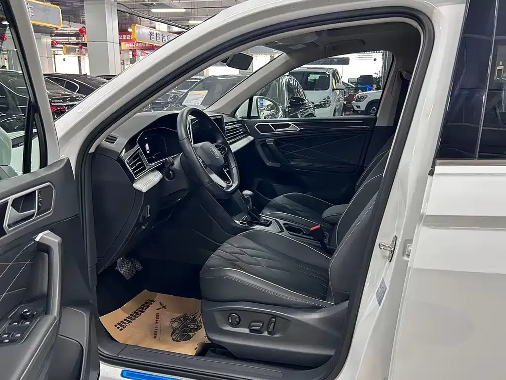 Volkswagen Tiguan L 2022 из CN, фото 8