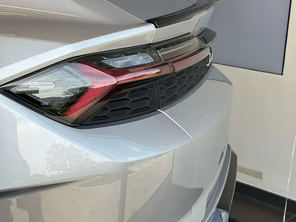 Lamborghini Urus SE 2025 из CN, фото 8