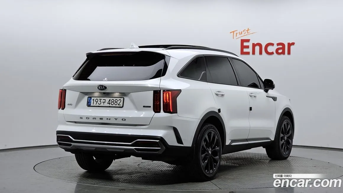 Kia Sorento — фото 9