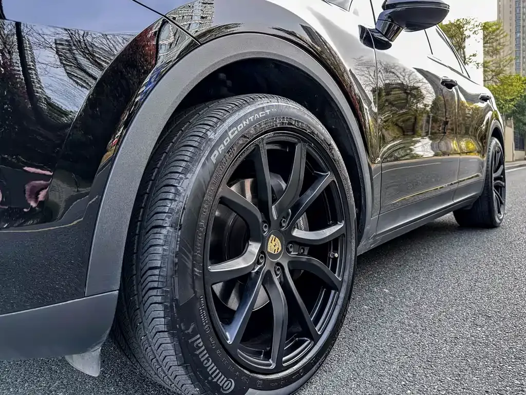 Porsche Cayenne — фото 10
