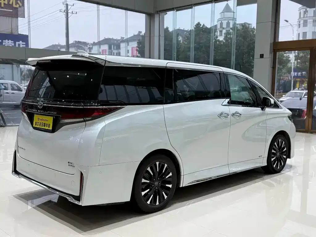 Toyota Vellfire 2024 из CN, фото 2