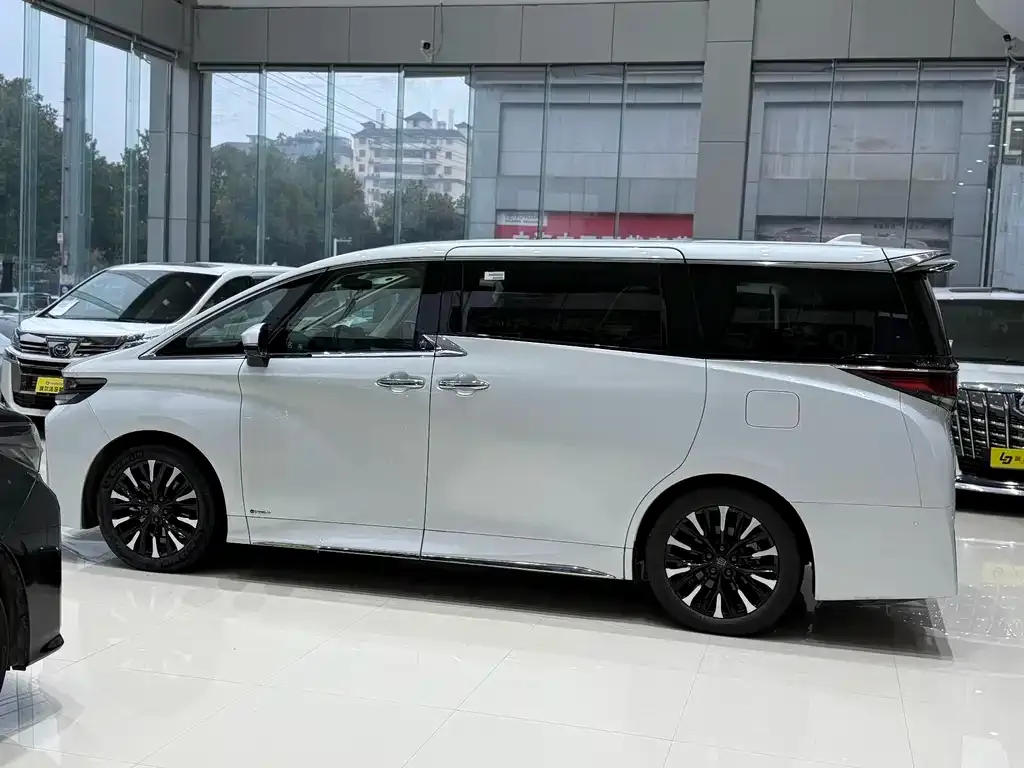Toyota Vellfire 2024 из CN, фото 6