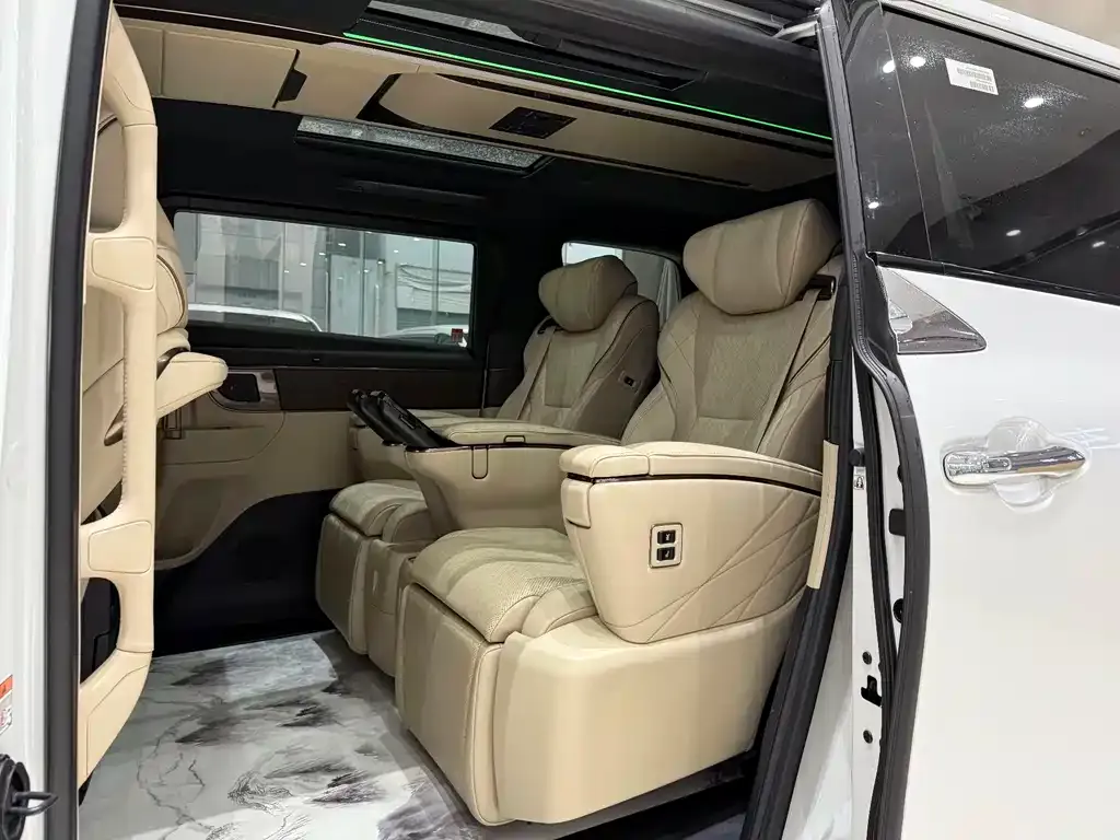 Toyota Vellfire 2024 из CN, фото 4