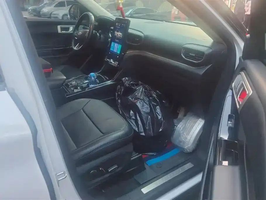 Ford Explorer 2021 из CN, фото 2