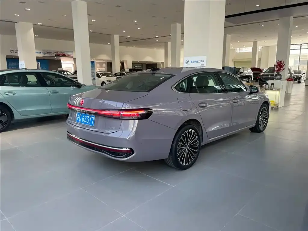 Volkswagen Passat — фото 2