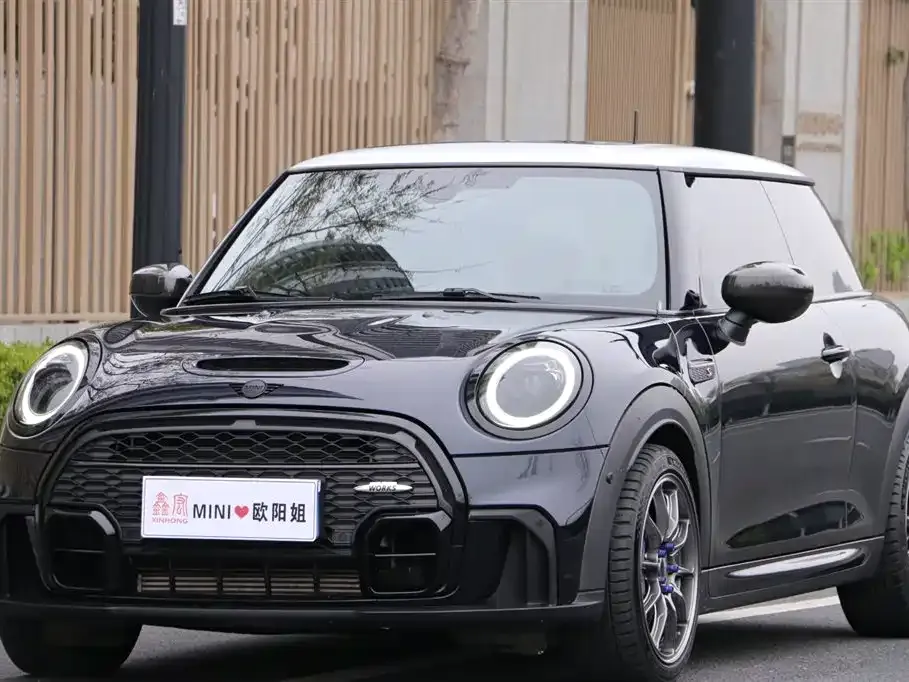 MINI Cooper (3-door) — фото 1