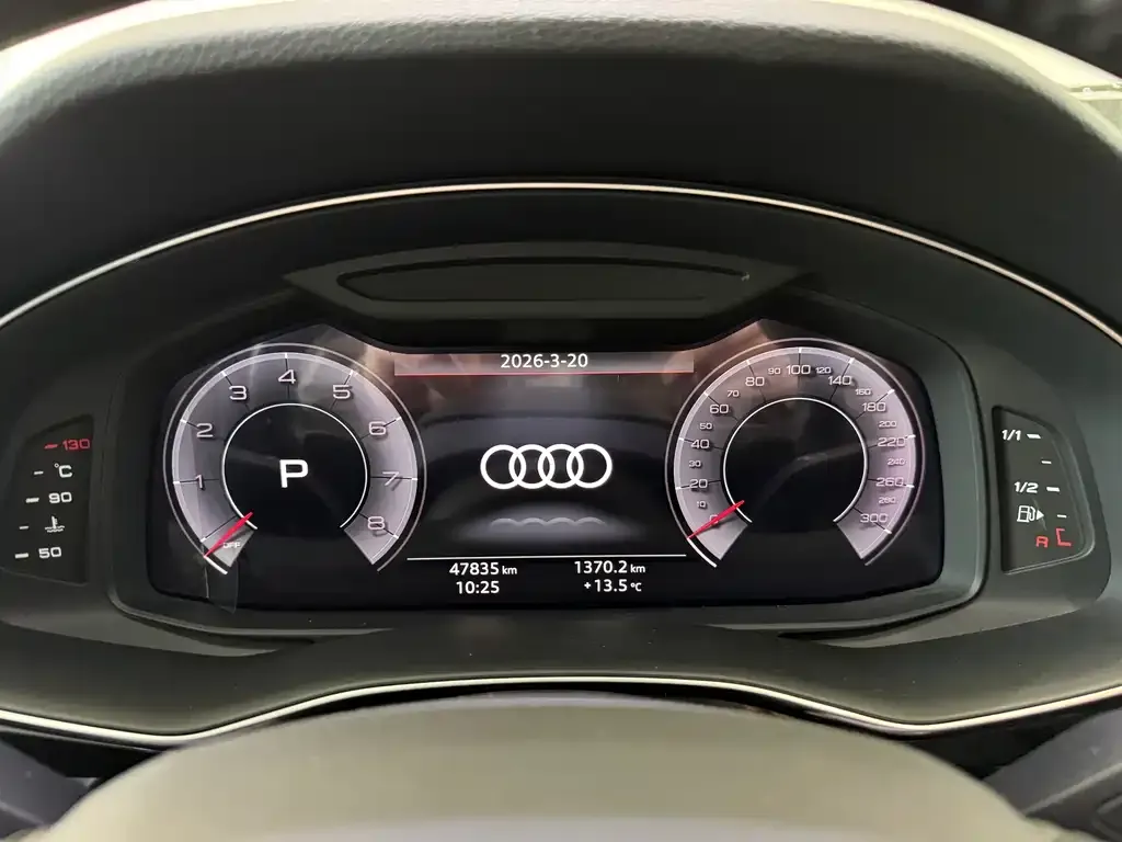 Audi Q7 2021 из CN, фото 3