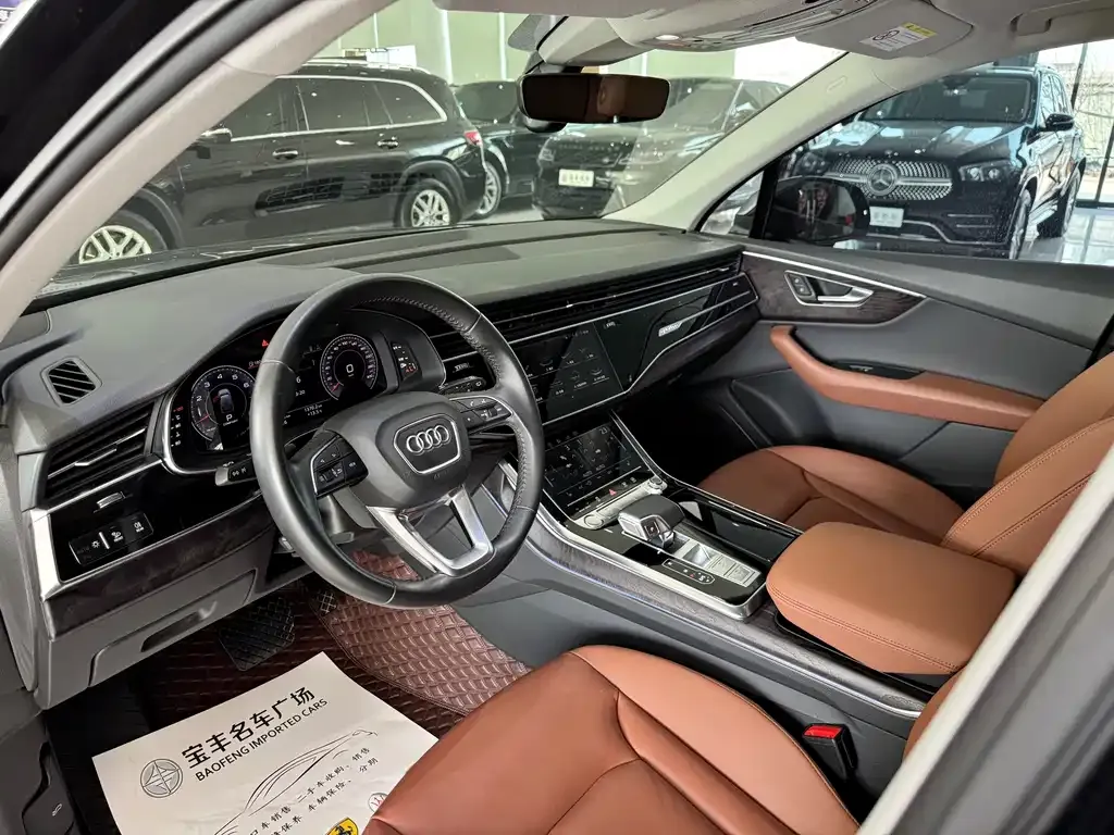 Audi Q7 2021 из CN, фото 10