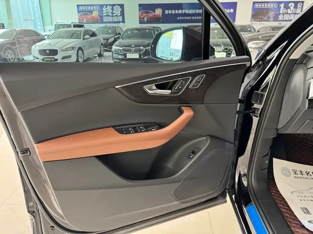 Audi Q7 2021 из CN, фото 8