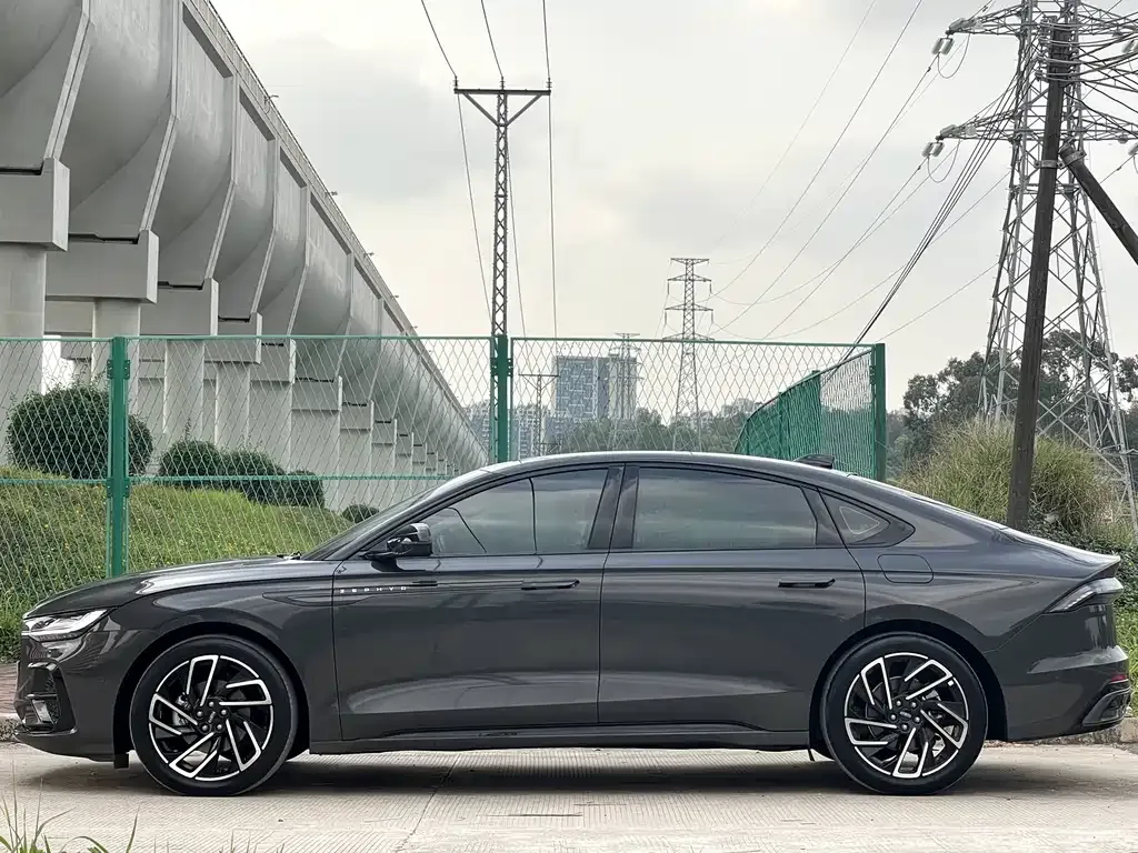 Lincoln Z 2022 из CN, фото 9