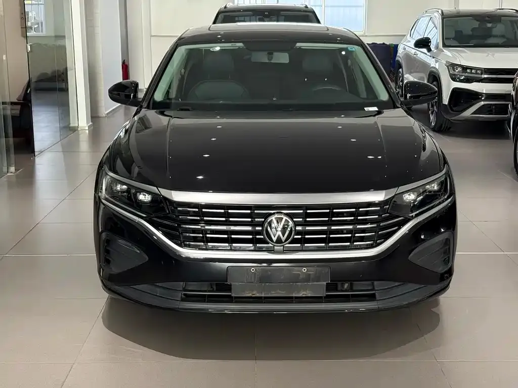 Volkswagen Passat — фото 1