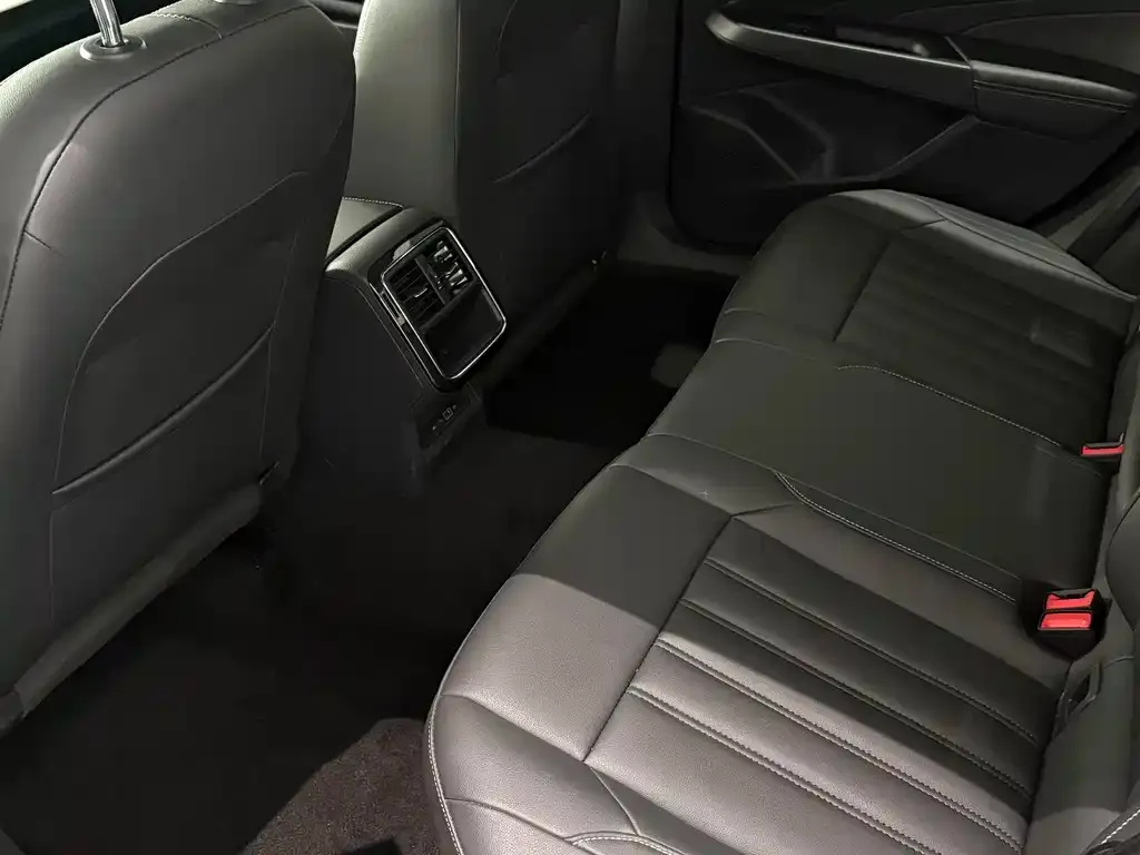 Volkswagen Passat — фото 5