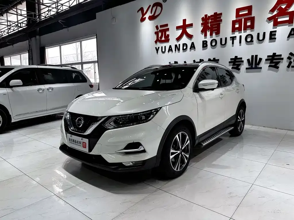 Nissan Qashqai — фото 1