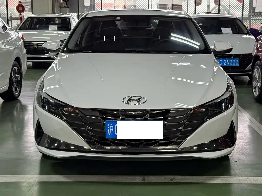 Hyundai Elantra — фото 2