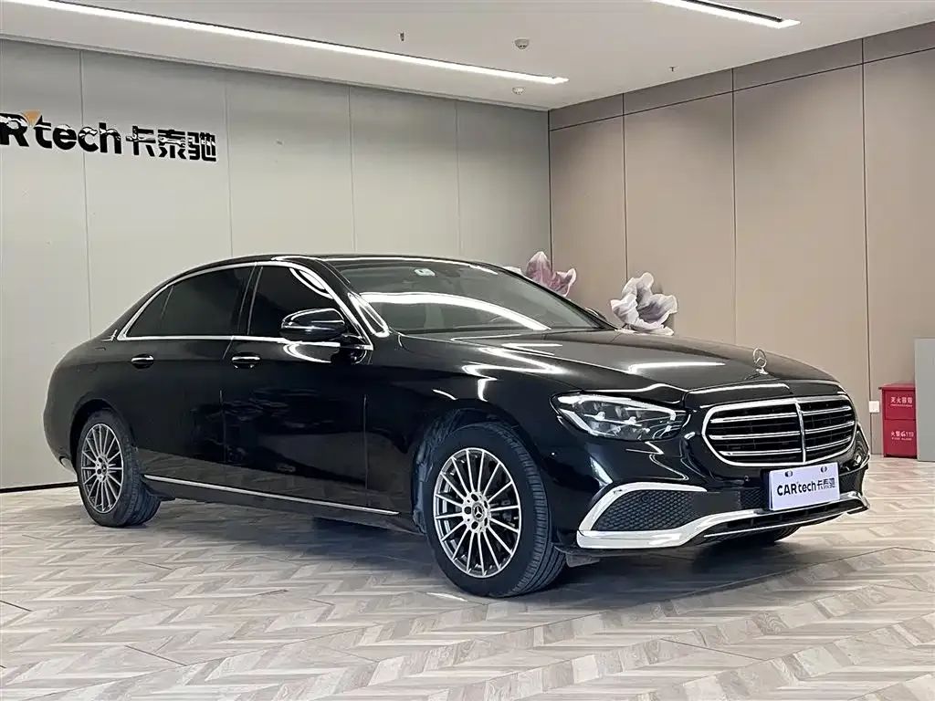 Mercedes-Benz E-Class — фото 4