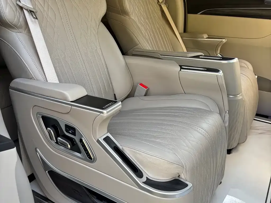 Buick GL8 2023 из CN, фото 6