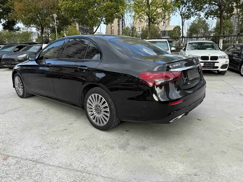 Mercedes-Benz E-Class (Import) — фото 7
