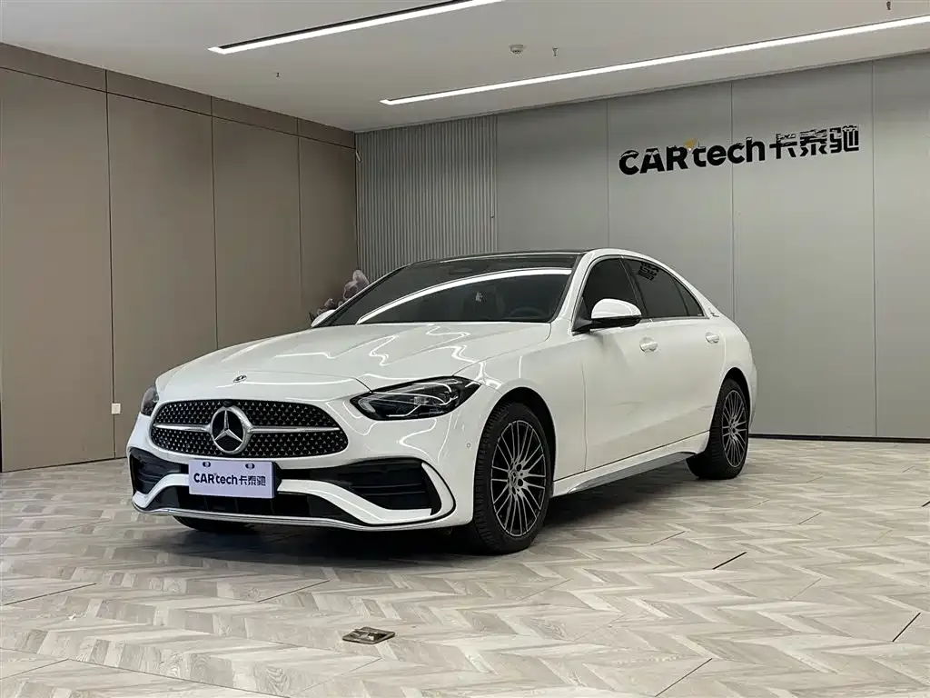 Mercedes-Benz C-Class — фото 1