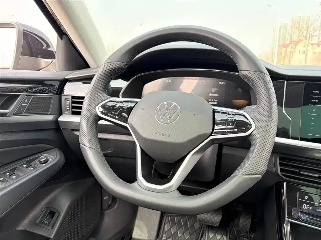 Volkswagen Passat — фото 4