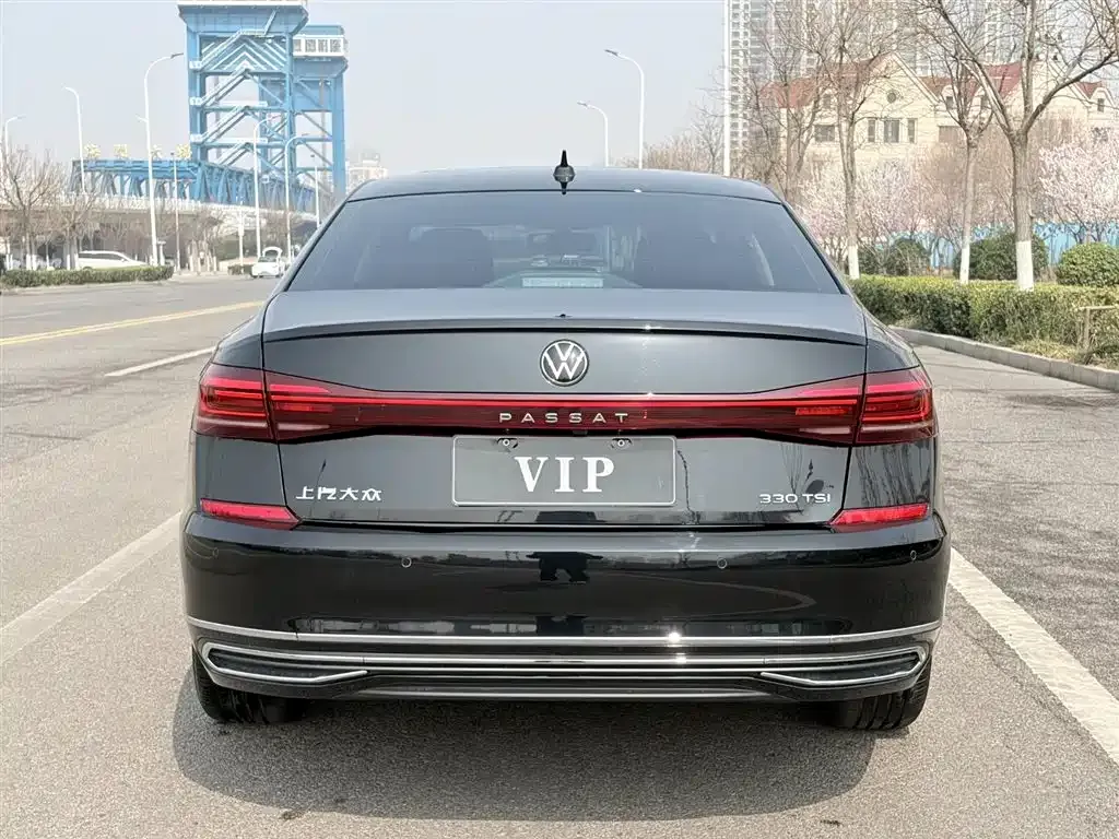 Volkswagen Passat — фото 6