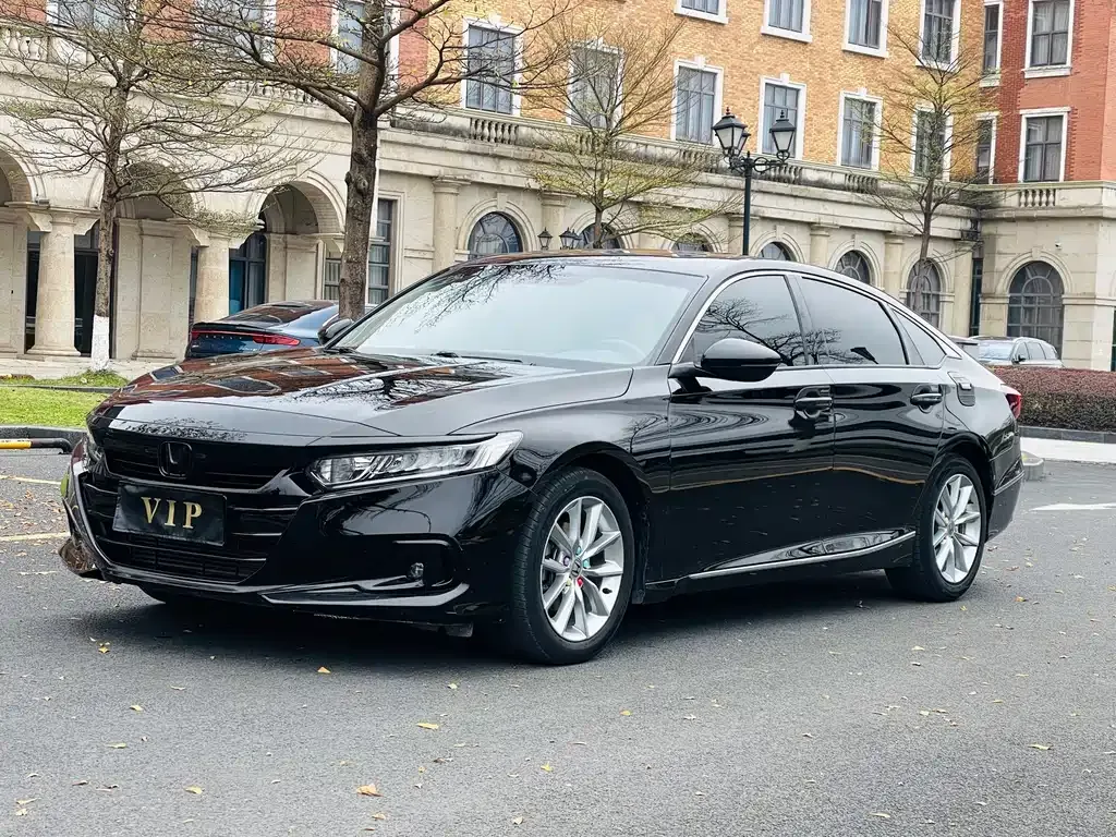 Honda Accord — фото 1