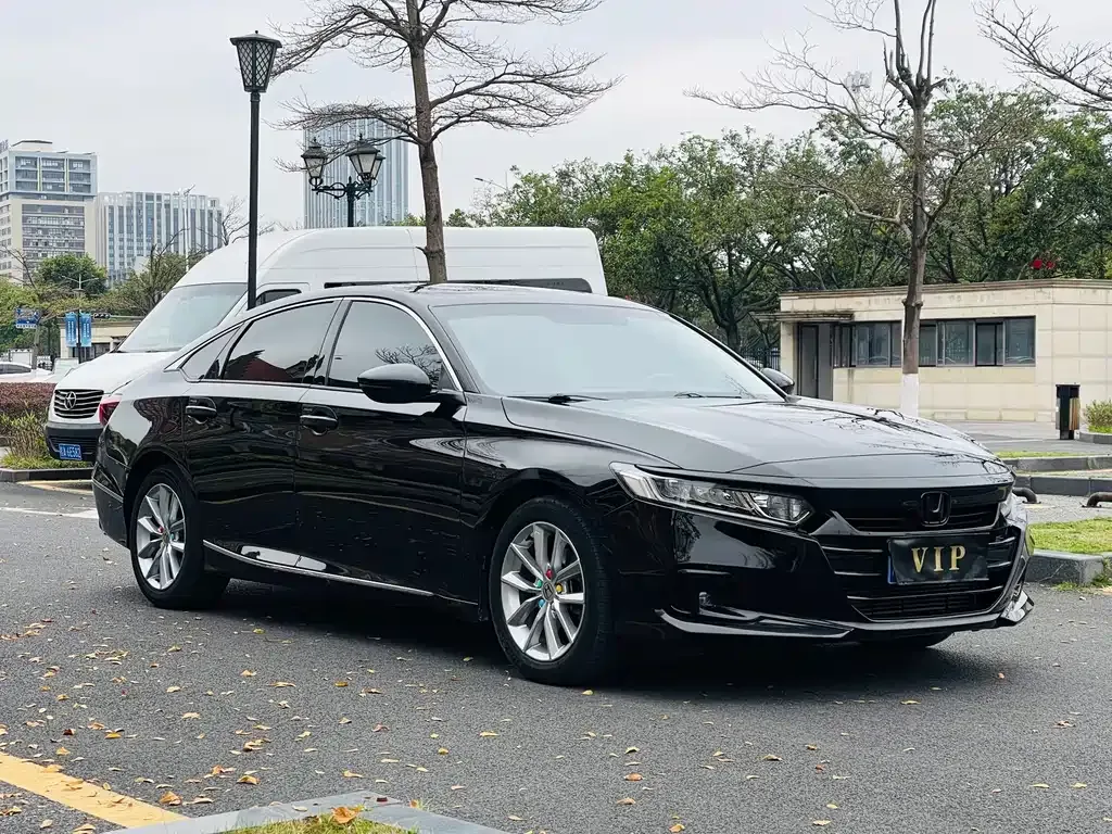 Honda Accord — фото 8