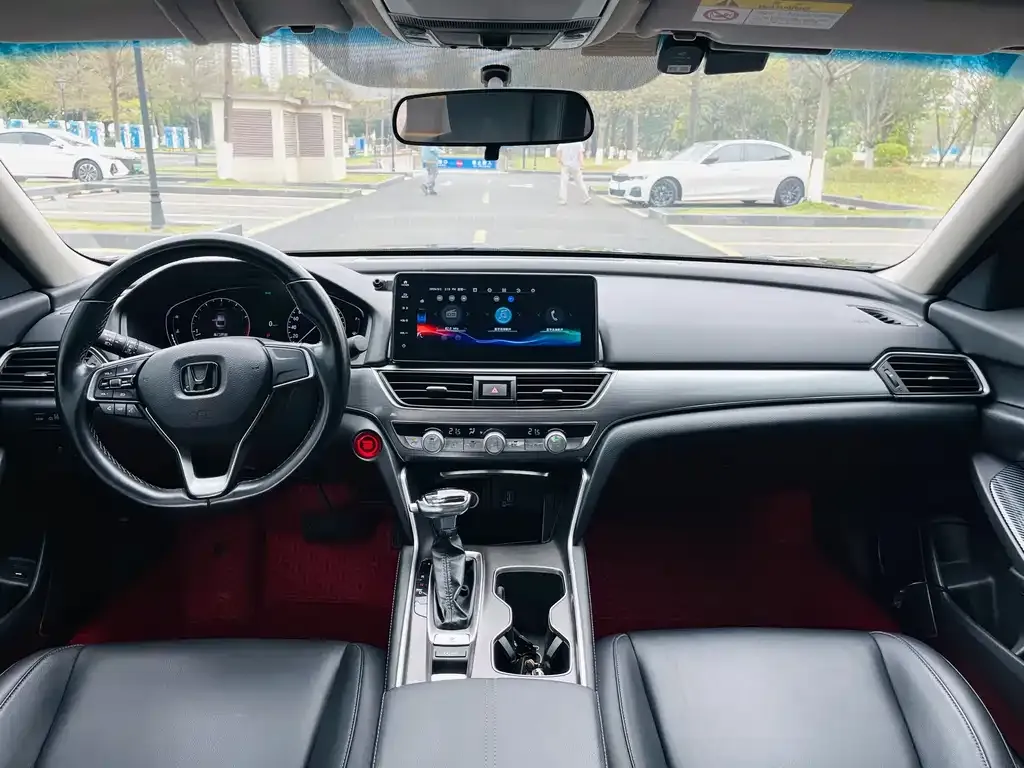 Honda Accord — фото 10