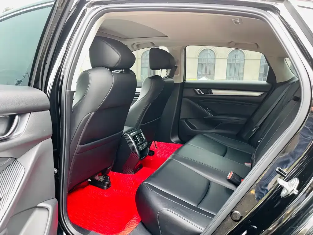 Honda Accord — фото 2