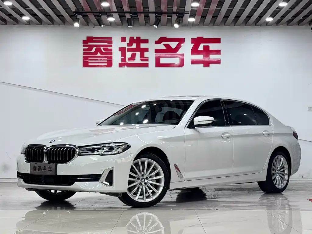 BMW 5 Series — фото 1