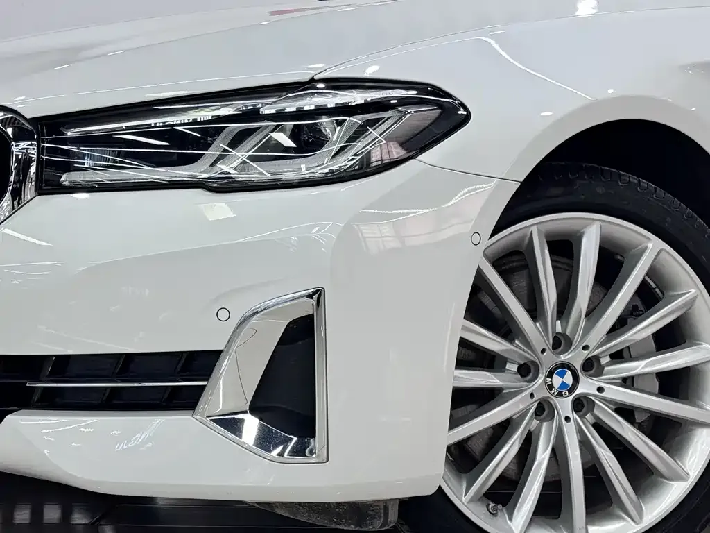 BMW 5 Series — фото 9