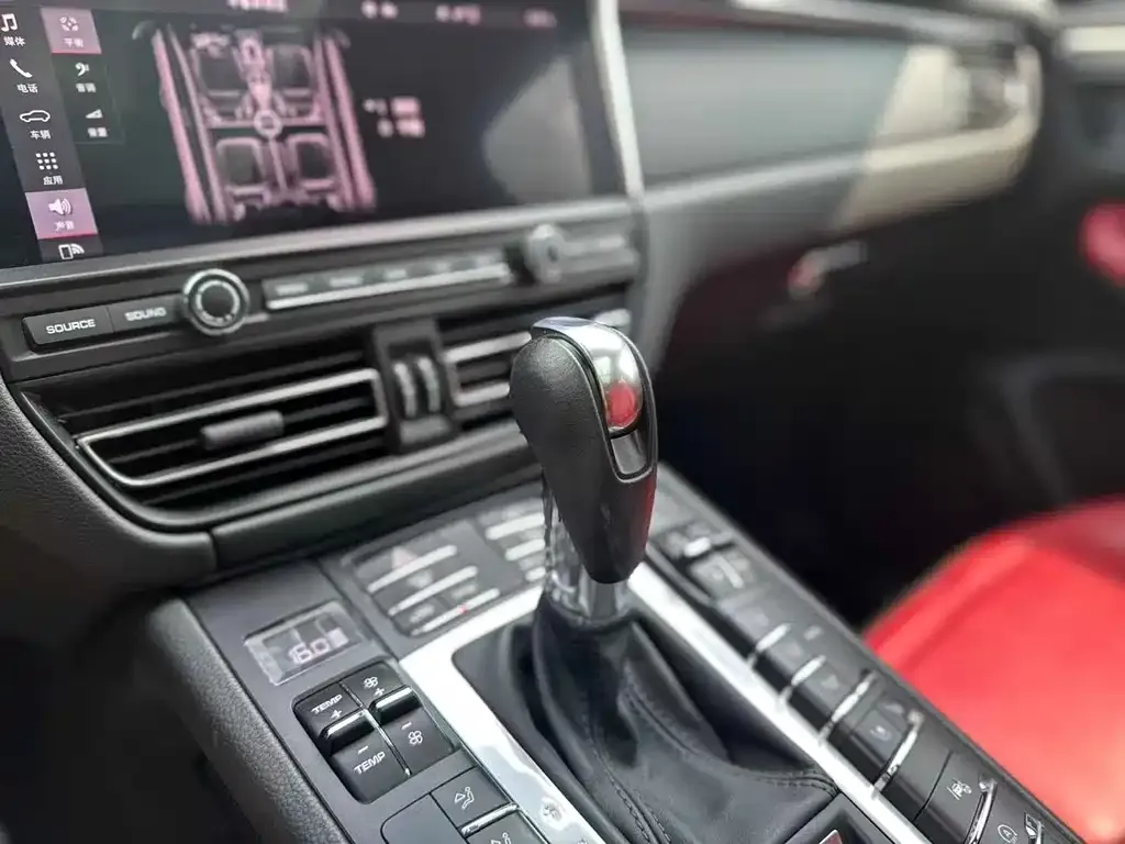 Porsche Macan 2021 из CN, фото 3