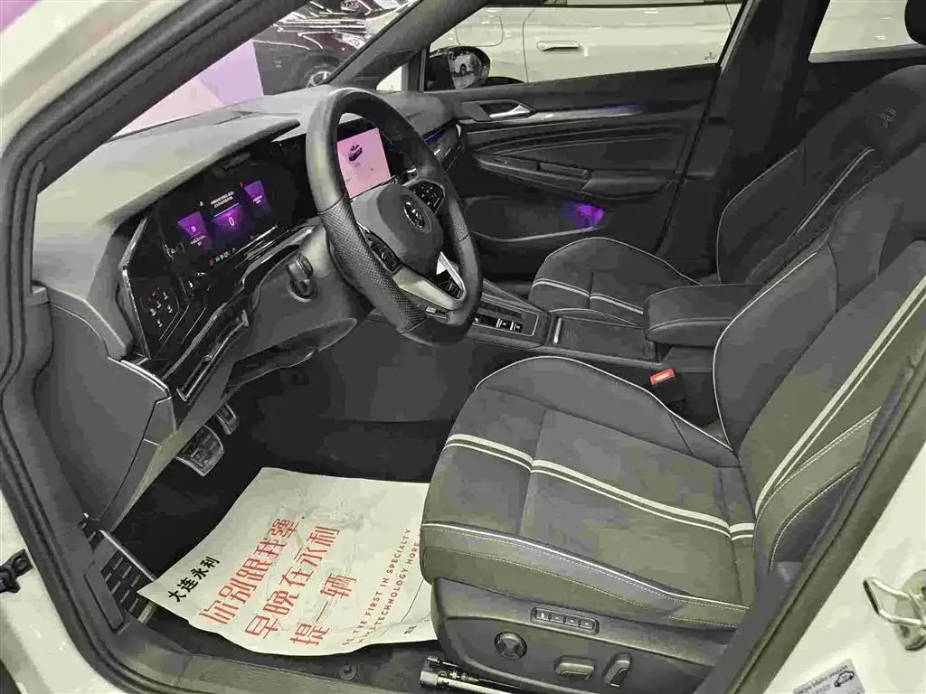 Volkswagen Golf 2023 из CN, фото 9