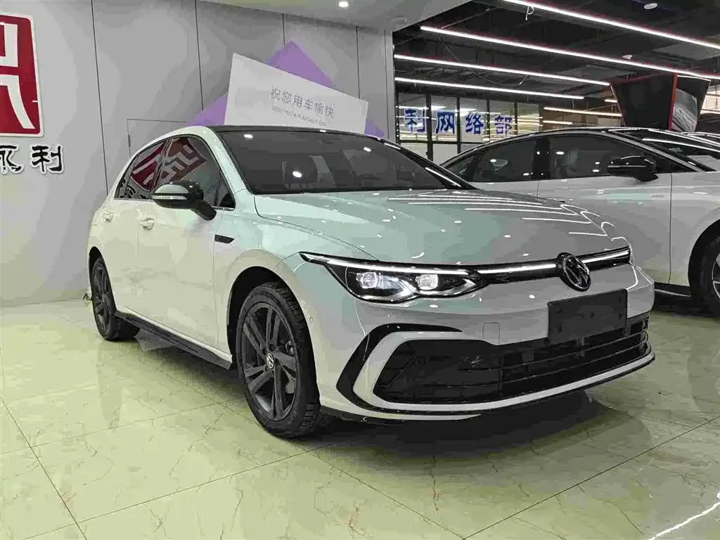 Volkswagen Golf 2023 из CN, фото 6
