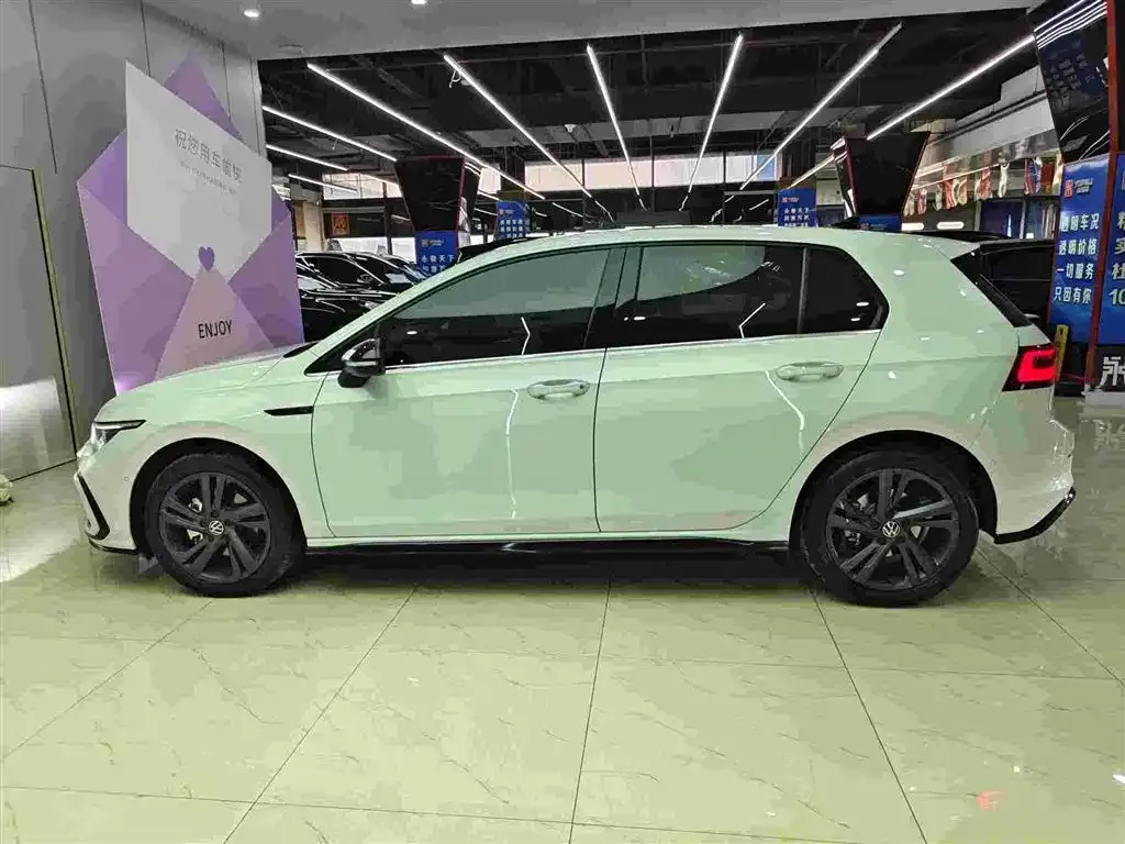 Volkswagen Golf 2023 из CN, фото 5