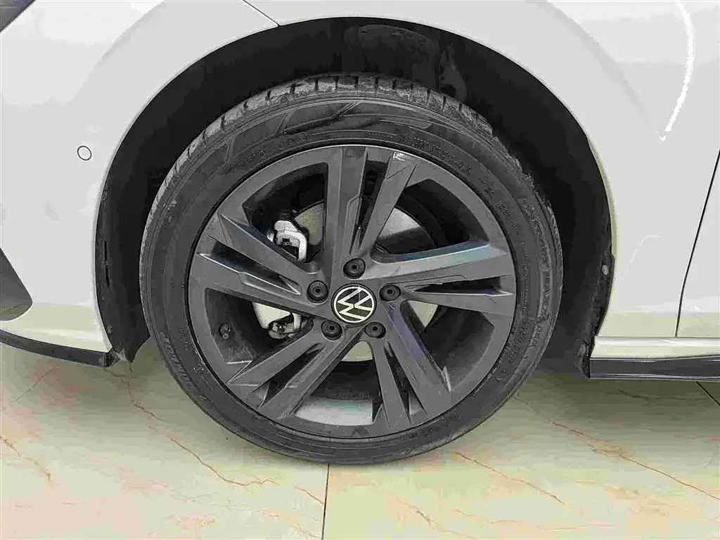 Volkswagen Golf 2023 из CN, фото 4