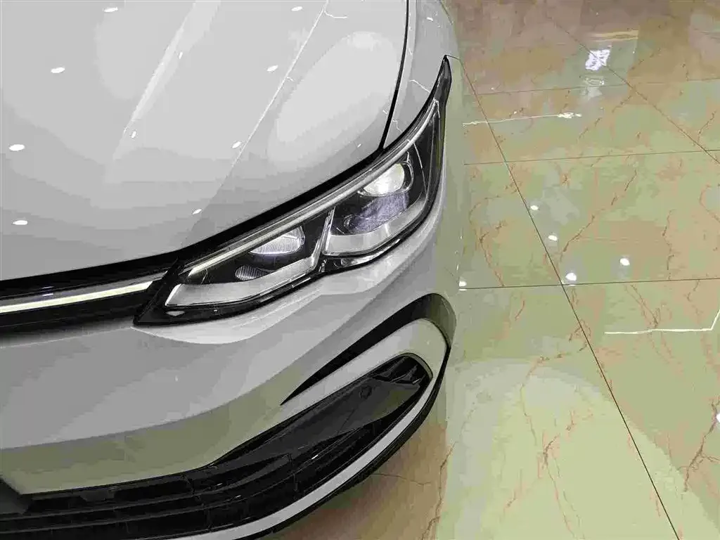 Volkswagen Golf 2023 из CN, фото 3