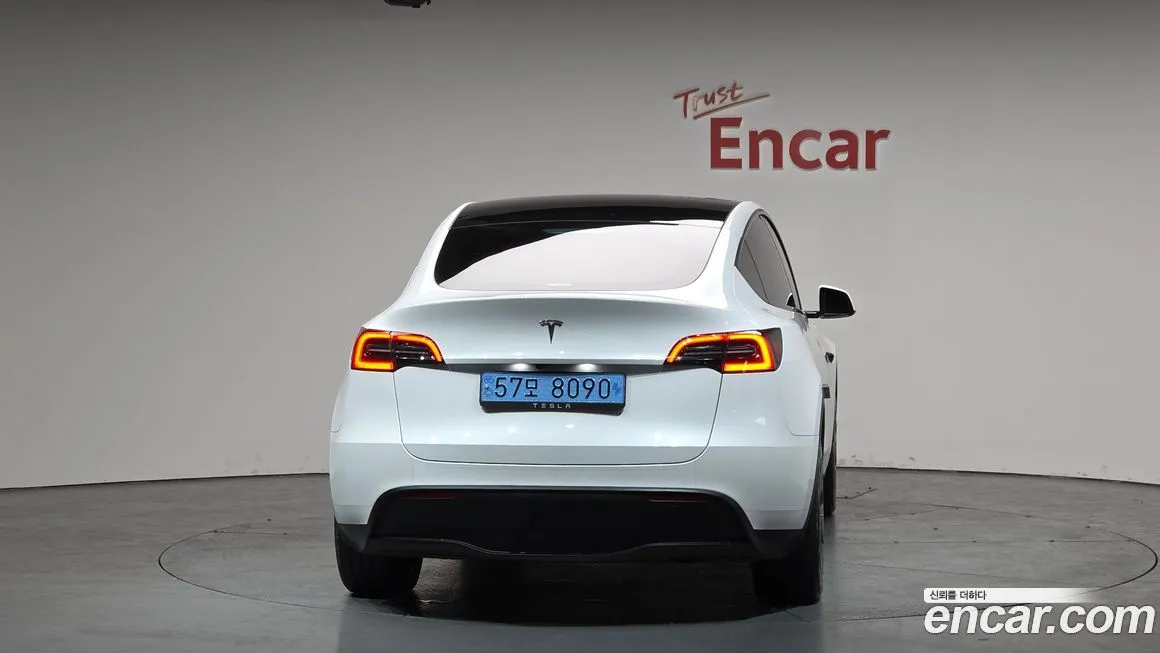 Tesla Model Y — фото 3