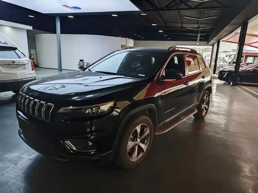 Jeep Cherokee 2021 из CN, фото 1